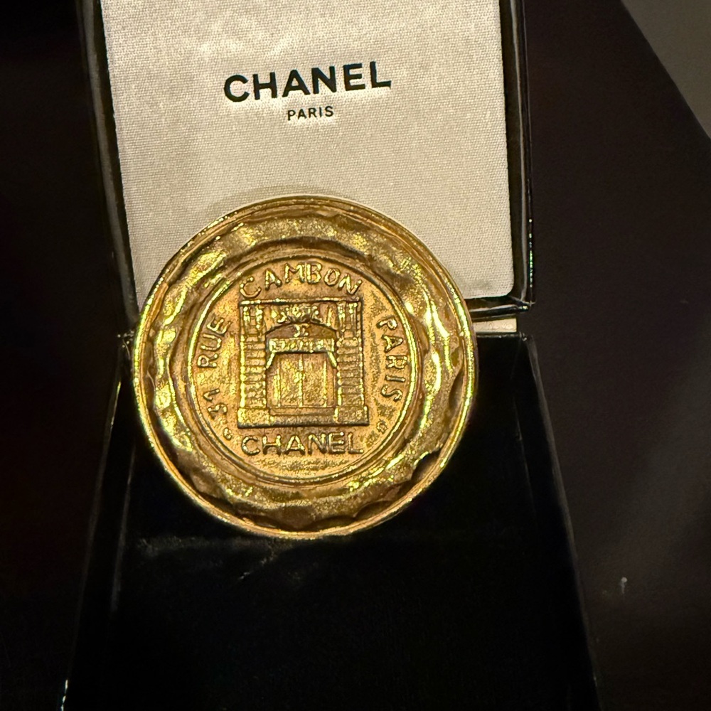 CHANEL Gold Textured Brooch